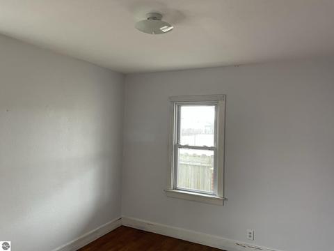 703 E High St, Mount Pleasant, MI 48858 photo 8