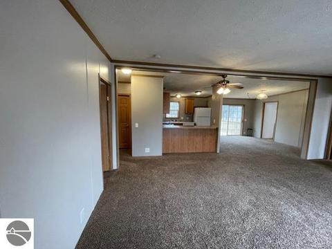 8221 Crest Ln, Mesick, MI 49668 photo 5