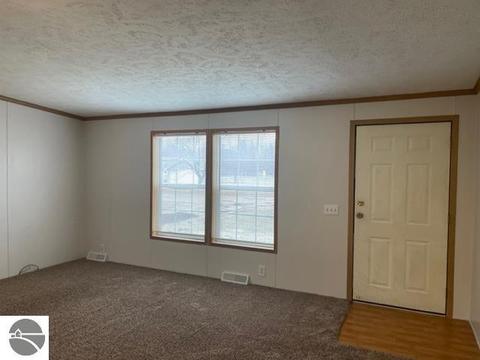 8221 Crest Ln, Mesick, MI 49668 photo 8
