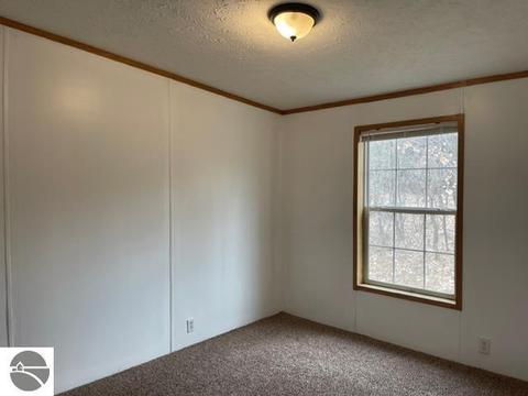 8221 Crest Ln, Mesick, MI 49668 photo 6