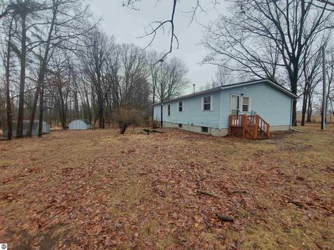 1236 Tamarack Rd, Edmore, MI 48829 photo 13