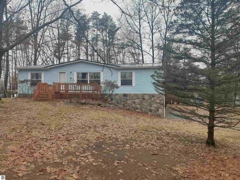 1236 Tamarack Rd, Edmore, MI 48829 photo 7