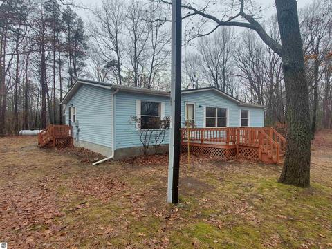 1236 Tamarack Rd, Edmore, MI 48829 photo 11