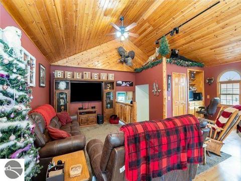 260 N Duffield Rd, Sumner, MI 48889 photo 7