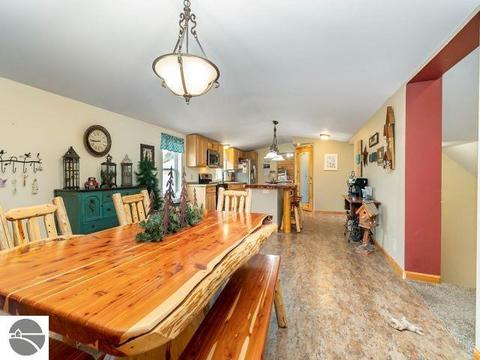260 N Duffield Rd, Sumner, MI 48889 photo 9