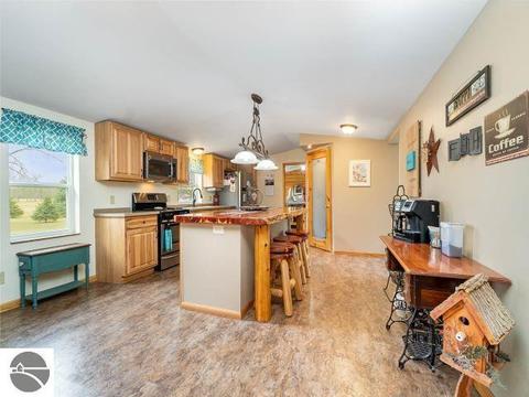 260 N Duffield Rd, Sumner, MI 48889 photo 12