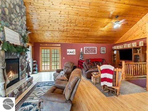 260 N Duffield Rd, Sumner, MI 48889 photo 6