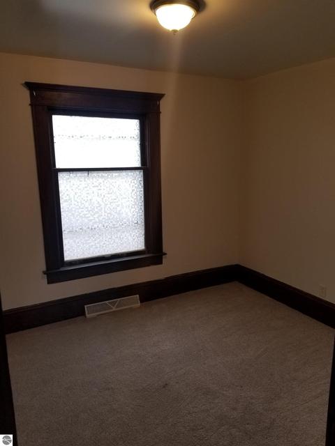 230 E North St, Ithaca, MI 48847 photo 11