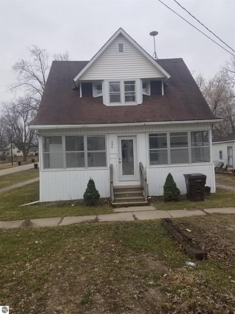 230 E North St, Ithaca, MI 48847 photo 2