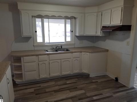 230 E North St, Ithaca, MI 48847 photo 9