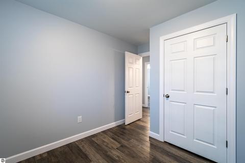 401 N 5th St, Shepherd, MI 48883 photo 9