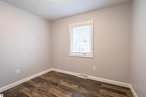 401 N 5th St, Shepherd, MI 48883 photo 8