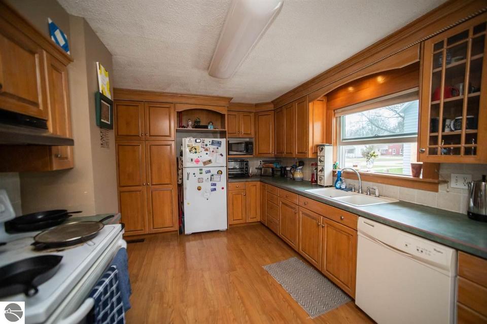  812 Randolph St, Traverse City, MI 49684 photo 14