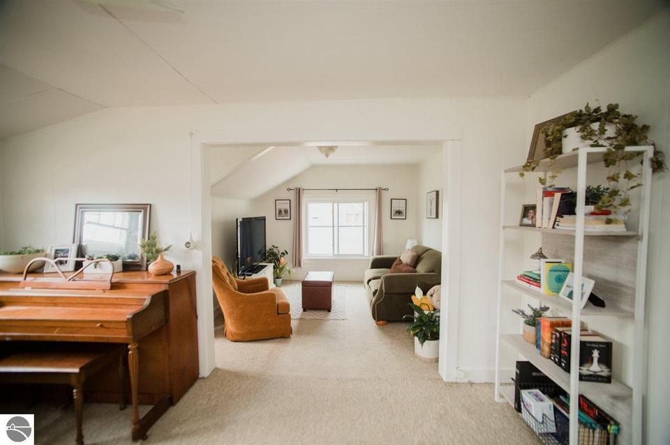  812 Randolph St, Traverse City, MI 49684 photo 18