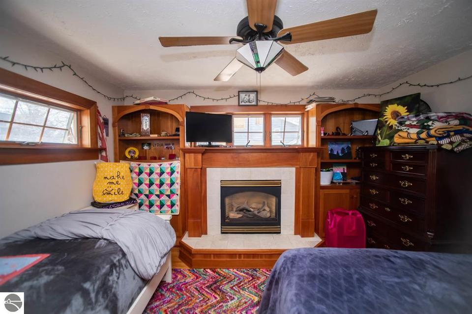  812 Randolph St, Traverse City, MI 49684 photo 8