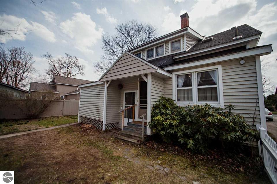  812 Randolph St, Traverse City, MI 49684 photo 32