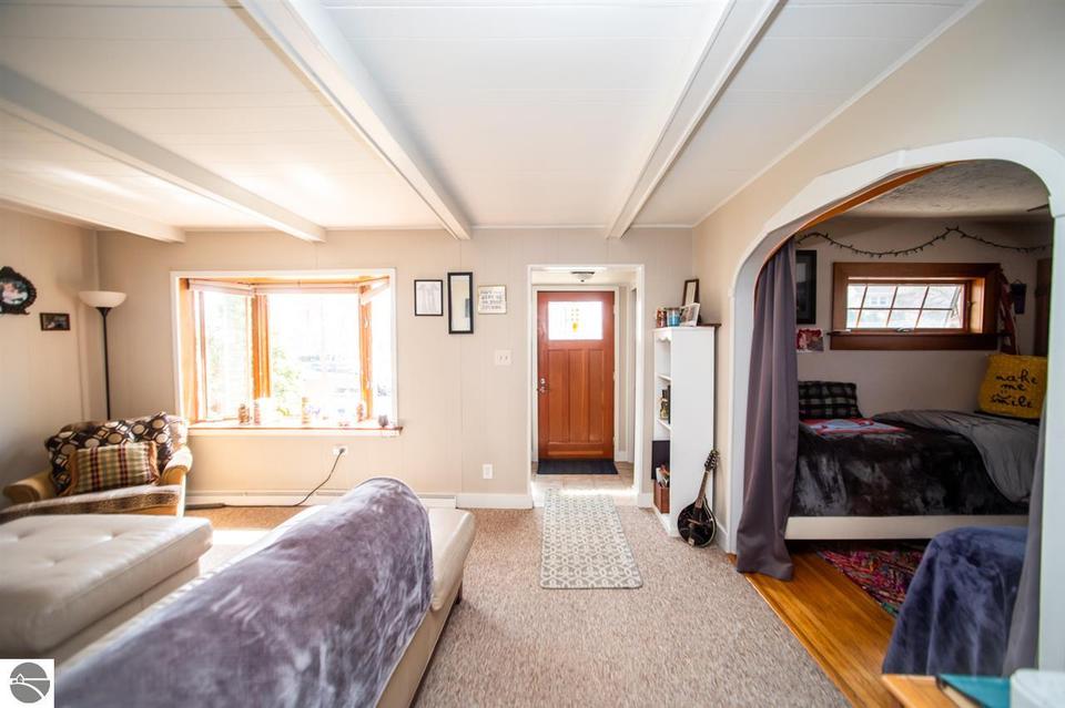  812 Randolph St, Traverse City, MI 49684 photo 4