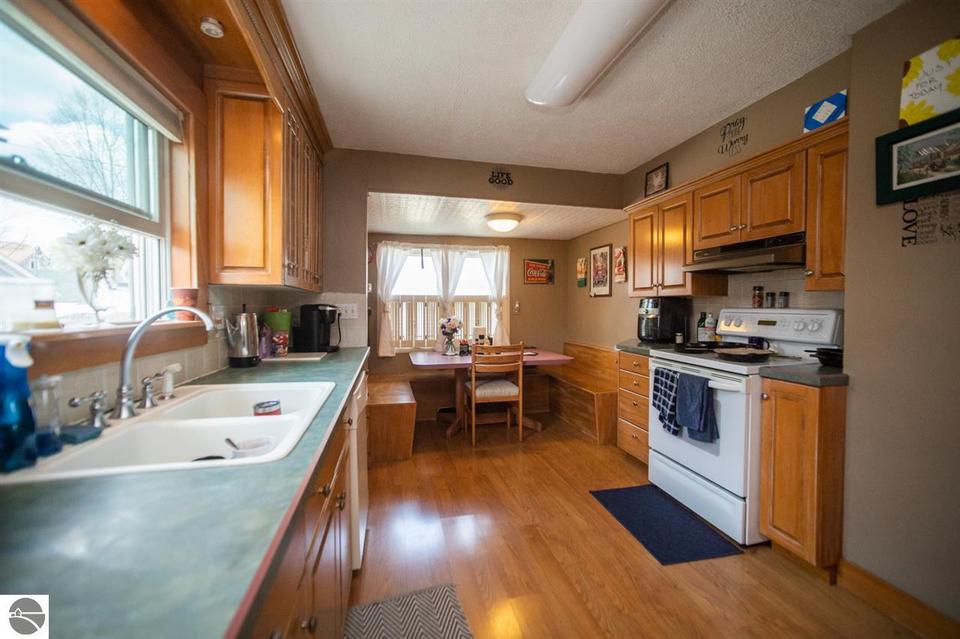  812 Randolph St, Traverse City, MI 49684 photo 13