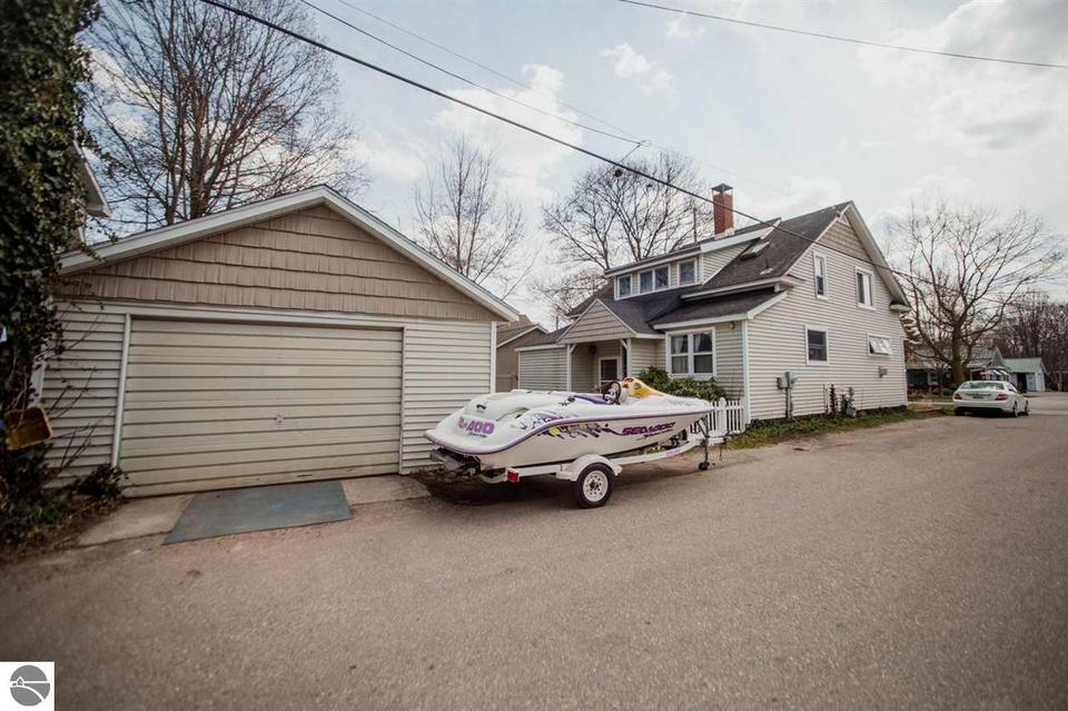  812 Randolph St, Traverse City, MI 49684 photo 36