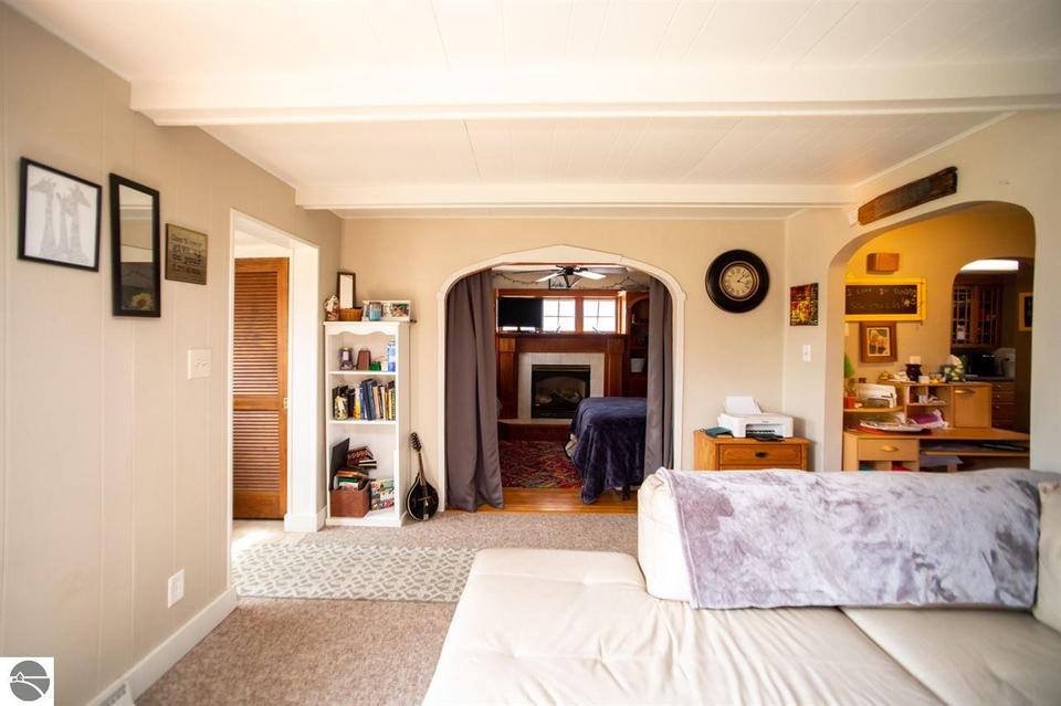  812 Randolph St, Traverse City, MI 49684 photo 6