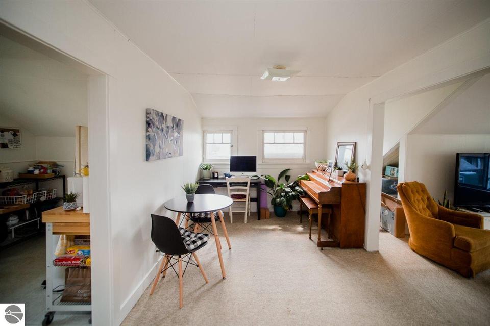  812 Randolph St, Traverse City, MI 49684 photo 17
