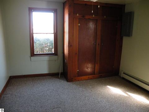 124 E Beech, Gladwin, MI 48624 photo 9