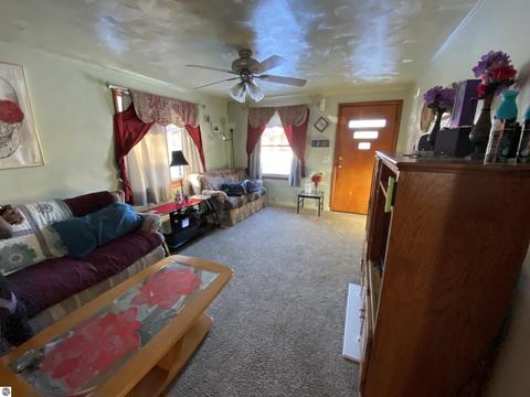124 E Beech, Gladwin, MI 48624 photo 4