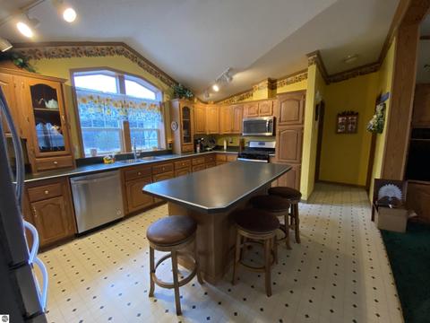 4603 M-61, Gladwin, MI 48624 photo 5