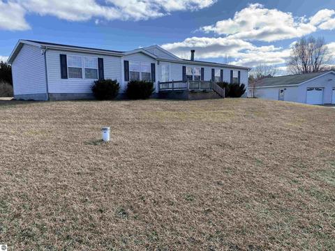 4603 M-61, Gladwin, MI 48624 photo 2