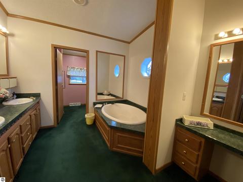 4603 M-61, Gladwin, MI 48624 photo 12