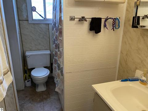 236 E Beech, Gladwin, MI 48624 photo 9