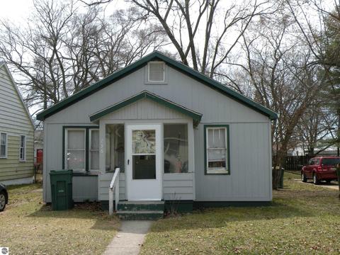236 E Beech, Gladwin, MI 48624 photo 2
