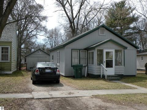 236 E Beech, Gladwin, MI 48624 photo 3