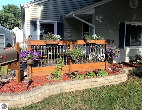 126 N Ithaca St, Ithaca, MI 48847 photo 2