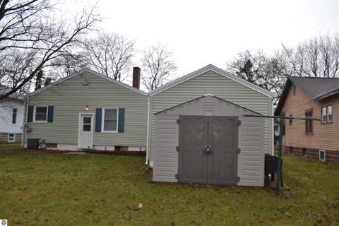 126 N Ithaca St, Ithaca, MI 48847 photo 4