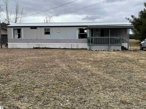 213 Pine St, Manton, MI 49663 photo 1