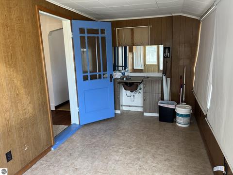 209 E Sixth, Clare, MI 48617 photo 31