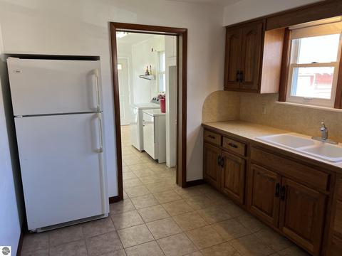 209 E Sixth, Clare, MI 48617 photo 15