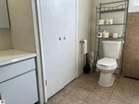 209 E Sixth, Clare, MI 48617 photo 29