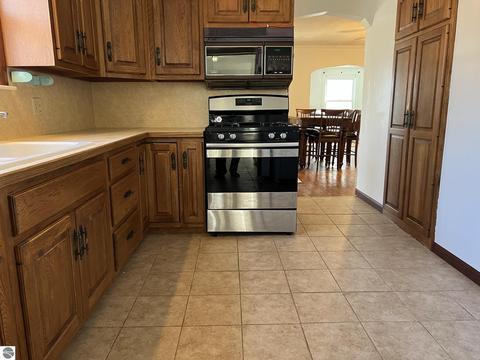 209 E Sixth, Clare, MI 48617 photo 18