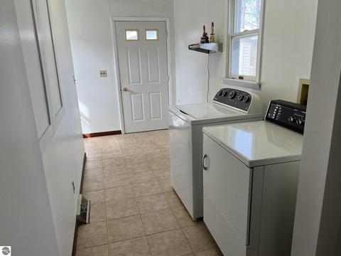 209 E Sixth, Clare, MI 48617 photo 34