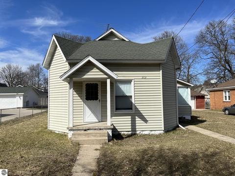 209 E Sixth, Clare, MI 48617 photo 4