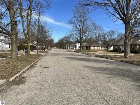 209 E Sixth, Clare, MI 48617 photo 39