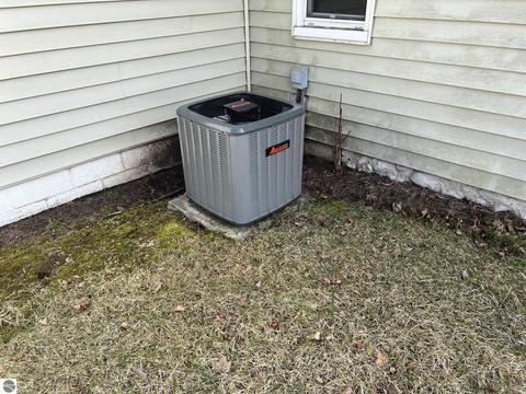 209 E Sixth, Clare, MI 48617 photo 11