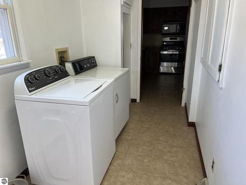 209 E Sixth, Clare, MI 48617 photo 35