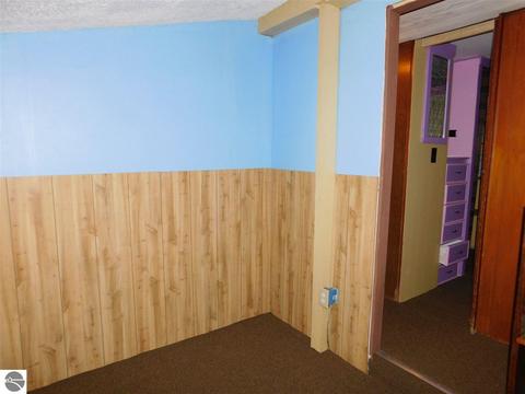 593 Pine St, Gladwin, MI 48624 photo 8