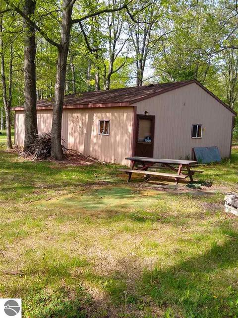 593 Pine St, Gladwin, MI 48624 photo 13