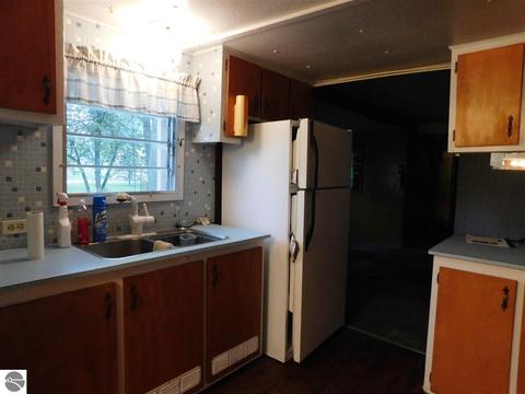 593 Pine St, Gladwin, MI 48624 photo 5
