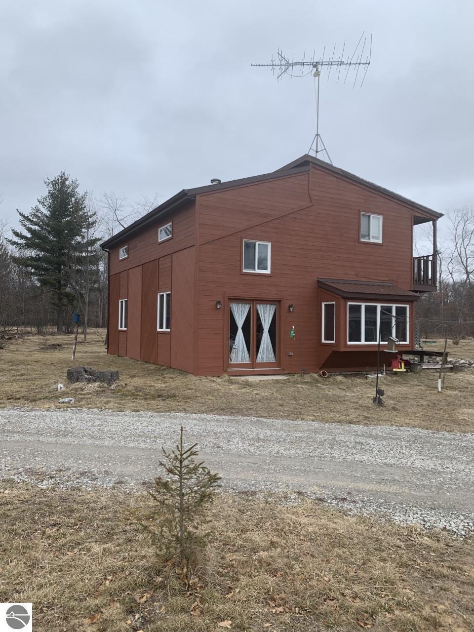 1684 Crystal Dr, West Branch, MI 48661 8 Photos MLS 1898572 Movoto