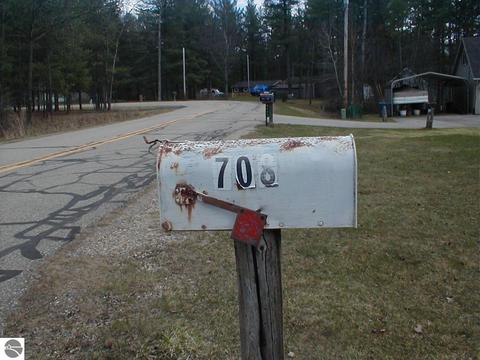 708 Whispering Pines Dr, Gladwin, MI 48624 photo 5